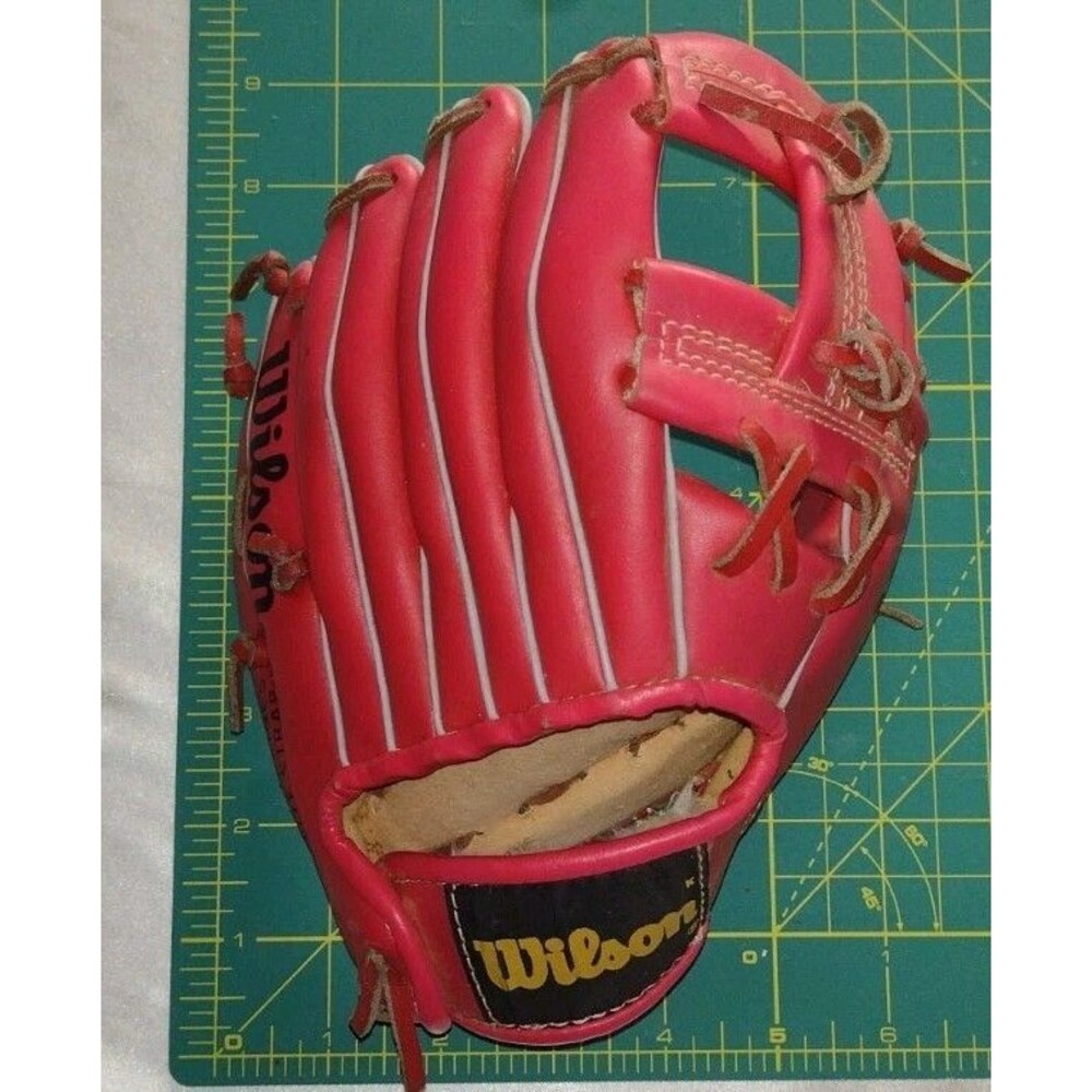 Wilson's  Mini-Pro A2190 Right Hand Throw T-ball Glove